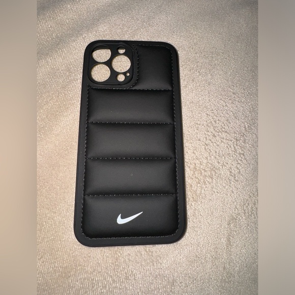 Black phone case for iPhone - Picture 1 of 2